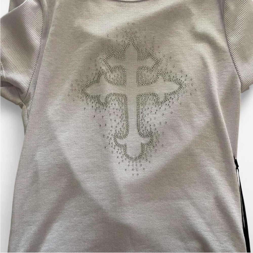 Y2K White Cross Graphic T-Shirt